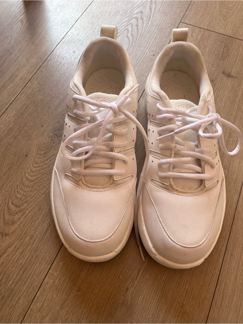 Crocs men White Athletic Lace-Up Sneakers on the clock slip resistant 9.5 - Picture 3 of 6